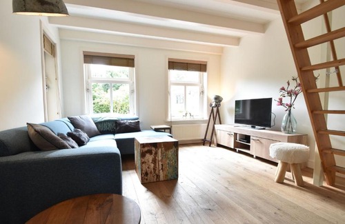 Schoorldam House | Pleasant Holiday Home in Schoorl near the Beach