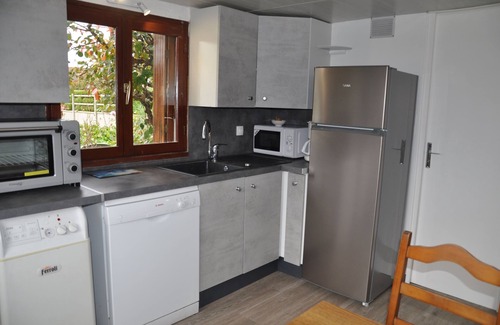 Dieppe House | Pleasant house, enclosed flower garden, near the port, the center and the beaches