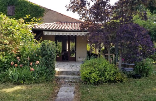 Pescadoires House | Pleasant house near vineyards and river