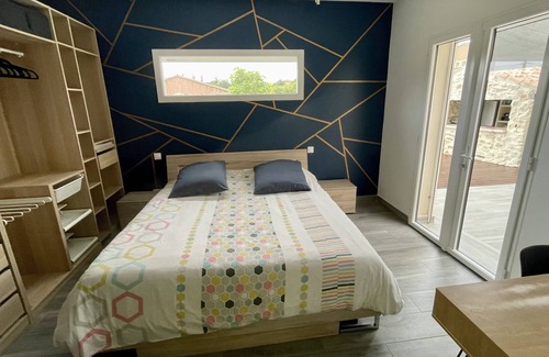 La Calmette House | Pleasant mazet with swimming pool for 4-6 people