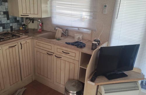 Marseillan Ski Chalet | Pleasant mobile home in a campsite