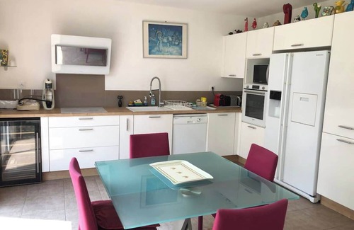 Juvignac House | Pleasant modern house t4 airco pool jacuzzi parking
