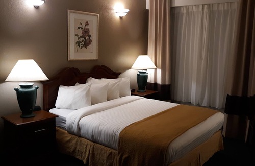 Newberry Hotel | Pleasant Moose Lodge