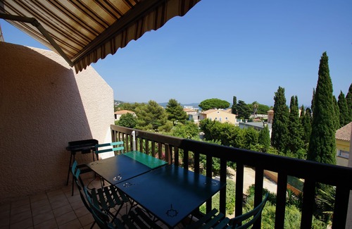 Miramar Apartment | Pleasant seaside two-room apartment, bright, small sea view