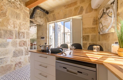 Mgarr Villa | Pleasant stone house & jacuzzi St Martin, Mġarr, Malta