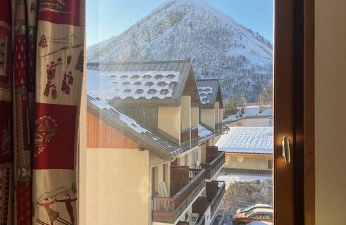 Saint-Sorlin-d'Arves Apartment | Pleasant T3 in the center of the village of Saint Sorlin