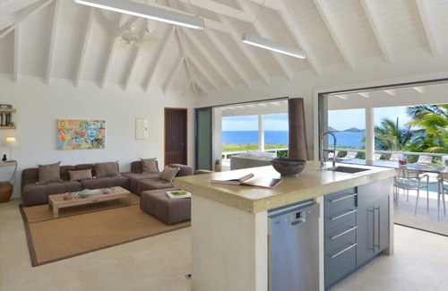 La Grande Montagne Villa | Pleasant Villa with High-quality Amenities