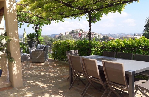 Gattieres Villa | Pleasant villa with pool overlooking Provencal village near Nice Côte d'Azur