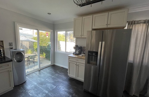 South Redondo House | Pleasantly Close To The Best Southern California Beaches