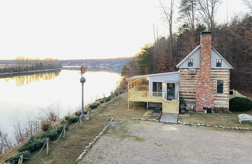 Morris Chapel House | Please see the new listing for rentals!