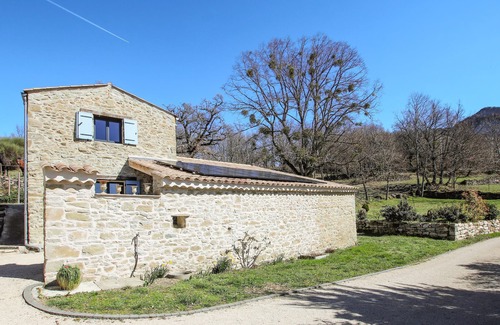 Eyzahut House | Pleasure, beautiful nature and comfort describe your vacation in Eyzahut.