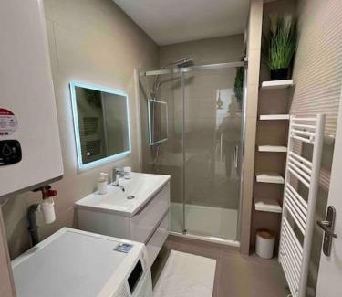 Aix-les-Bains City Center Apartment | Plein centre-ville T2 refait à neuf