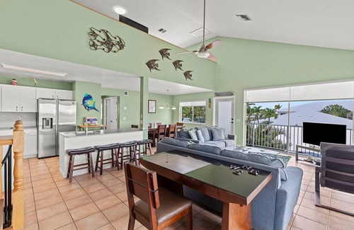 Key Colony Beach House | Plentiful. Key Colony Beach 4 bedroom with 37 Ft Dock, Pool Club. Sleeps 10