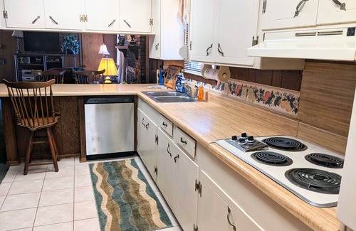 Centerville House | Plenty of Secured Boat Parking, 3.2 miles from Green Pond