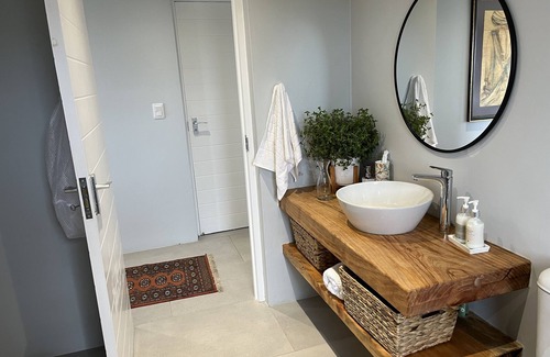 Brackenridge Private Residential Estate Bed & Breakfast | Plettenberg Bay luxury, large en-suite, full bathroom, private deck, kitchenette
