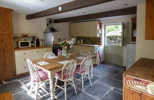 Bleddfa Cottage | PLOONY COTTAGE, pet friendly, character holiday cottage in Bleddfa