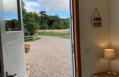 Forres Cottage | Ploughmans Cottage - a rural that sleeps 4 guests in 2 bedrooms