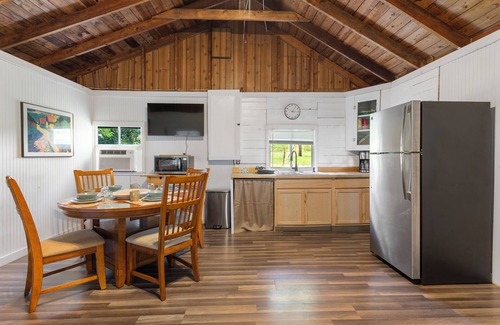 Barstow House | Plum Point Cottage #1