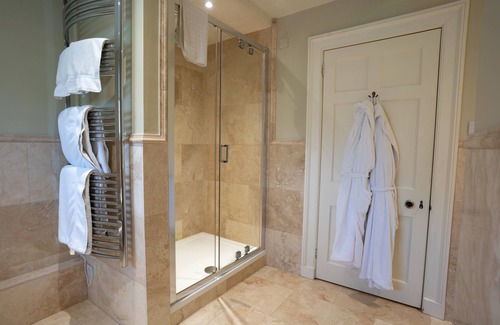 Sturminster Newton Hotel | Plumber Manor