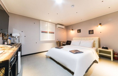 Siheung Hotel | Plus Wolgot