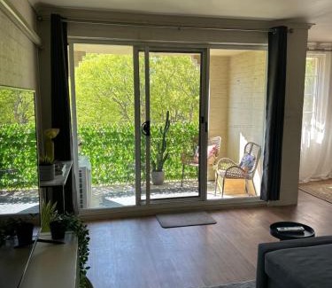 Kingston Apartment | Plush 2 bedroom apartment Kingston