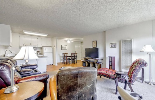 Santa Clara Apartment | Plush, Furnished 2 BR Silicon Valley Corporate Suite