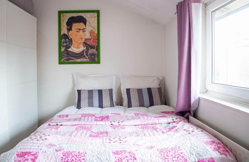 Coldharbour Apartment | Plush Stay for Four in Central Brixton