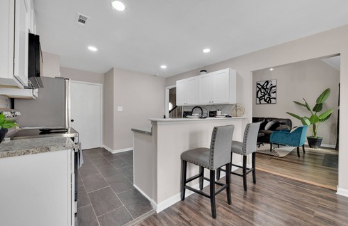 Riverdale House | Plush Two Bedroom Retreat. A Home Away From Home!