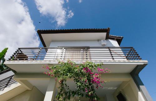 Batu Bolong House | Pluto House