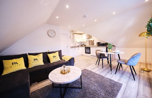 Sutton Central Apartment | Pluxa Lemon Quartz 1 Bed Apartment in Sutton