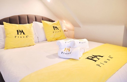 Sutton Central Apartment | Pluxa Lemon Quartz 1 Bed Apartment in Sutton