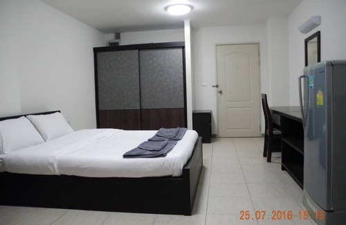 Chom Phon Hotel | PMTK Residence