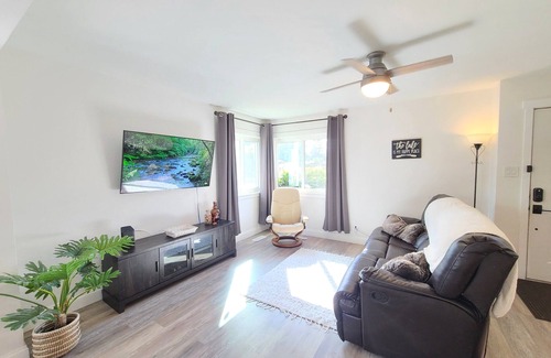 West End House | PNW Basecamp-Mins to Pt Defiance Zoo, Titlow Beach Park, 4 BR- Centrally Located