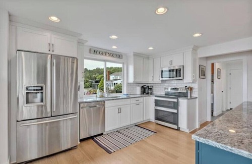 University Place House | PNW Chambers Bay Getaway