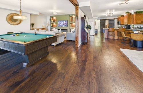 Philomath House | PNW Countryside Estate with Playground and Pickleball court