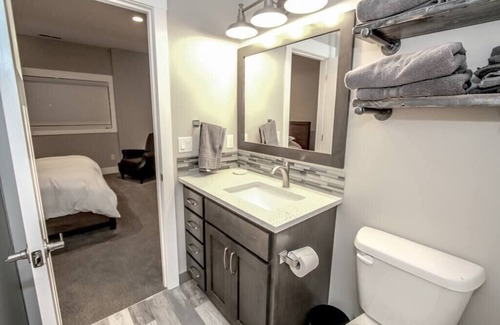 Sedro-Woolley House | PNW Modern Town House, Unit B