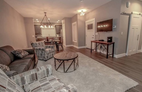 Sedro-Woolley House | PNW Modern Town House, Unit D