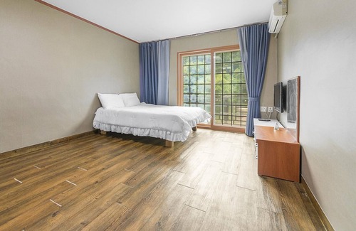 Pocheon House | Pocheon Aleumdaun Pension