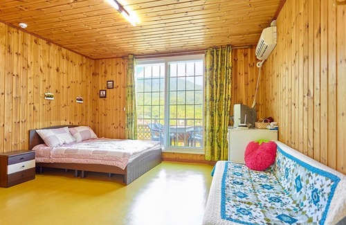 Pocheon House | Pocheon Blooming Hill Pension