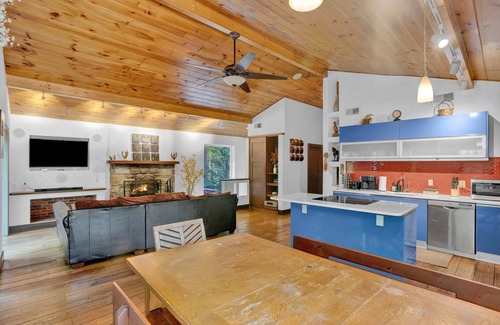 Blakeslee Cabin | Pocono Log Cabin - Hot Tub, Movie Room & Firepit