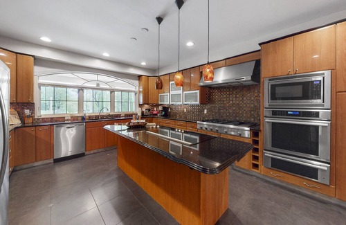 Tobyhanna Villa | Poconos Pink Rose Duskbloom Countryside Villa with Hot Tub -738