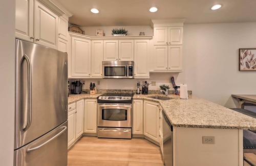 Lake Harmony House | Poconos Townhome - Walk to Big Boulder Lake!