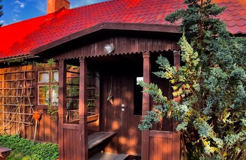 Zgon Cabin | Pod lipą