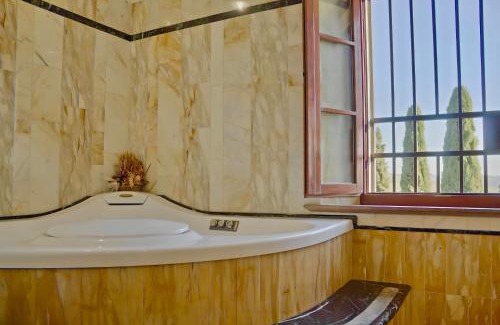 Asciano Villa | Podere Viepri - Villa in esclusiva nei Colli Senesi con Vasca idromassaggio