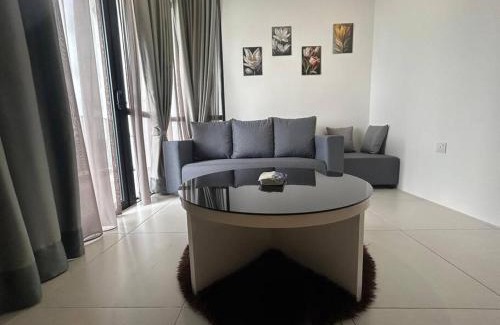 Taman Charming Apartment | Podium 7pax@AEON Mall Kuching