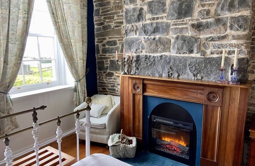 Stanley Bed & Breakfast | Poet's Cottage Stanley