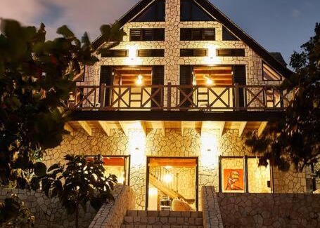 Orange Bay Villa | Poetreef Villa - Waterfront Cut Stone Luxury