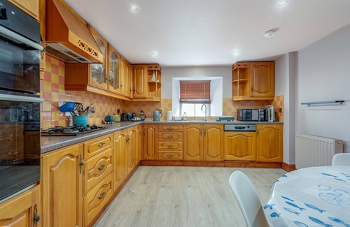 Anstruther Ski Chalet | Poetry Peter's | Cellardyke
