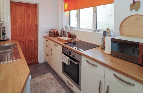 Cockermouth Cottage | POETS RETREAT, family friendly, with open fire in Cockermouth