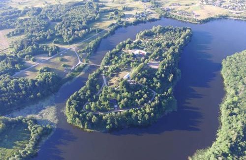 Moletai District Municipality House | Poilsio gyvenvietė "Obuolių sala"